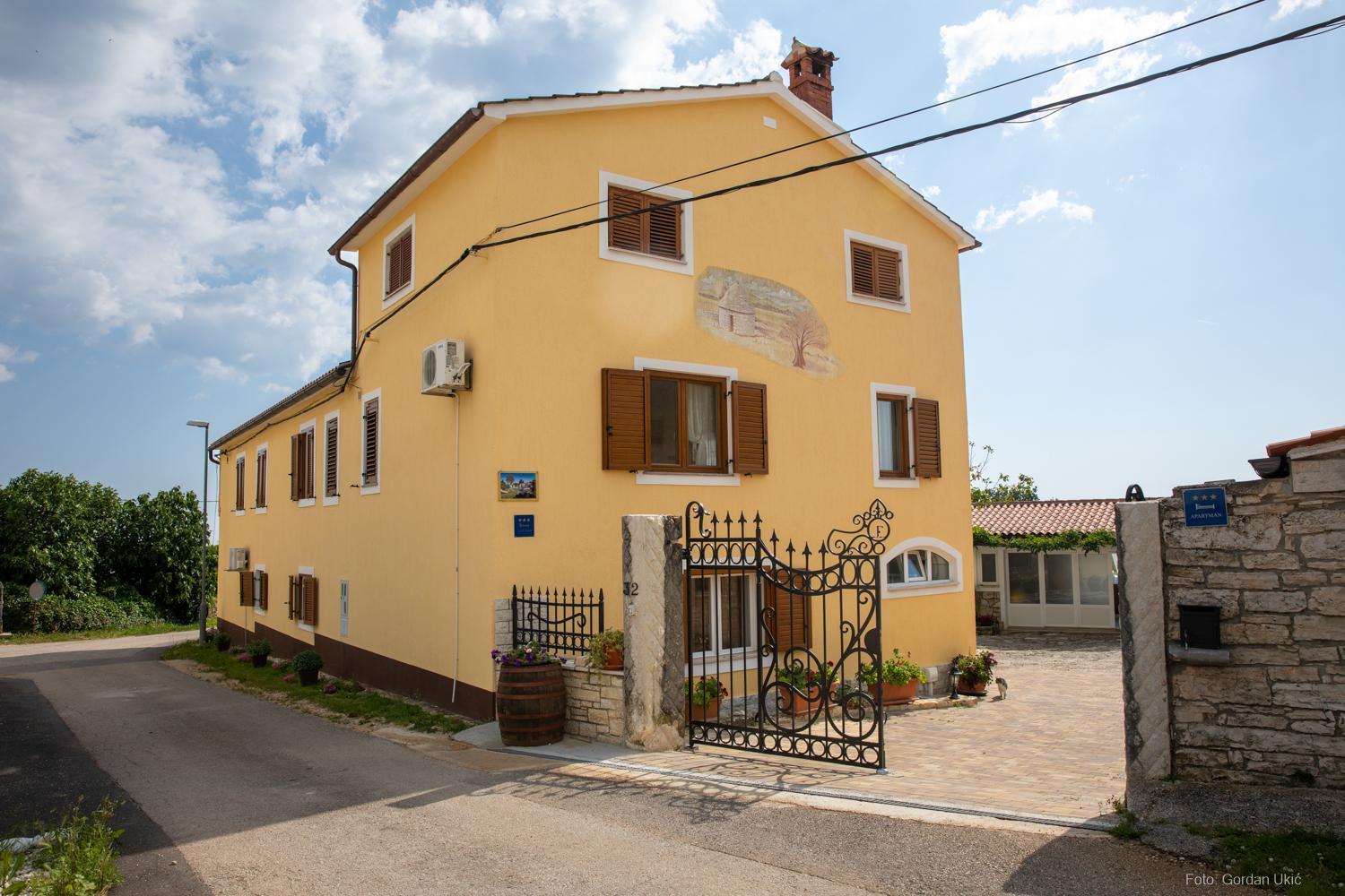 Apartments Faris Kanfanar Kültér fotó