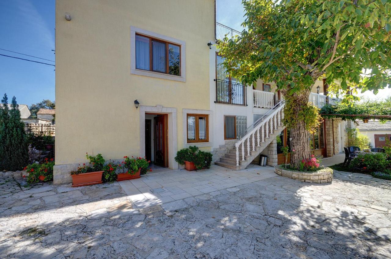 Apartments Faris Kanfanar Kültér fotó